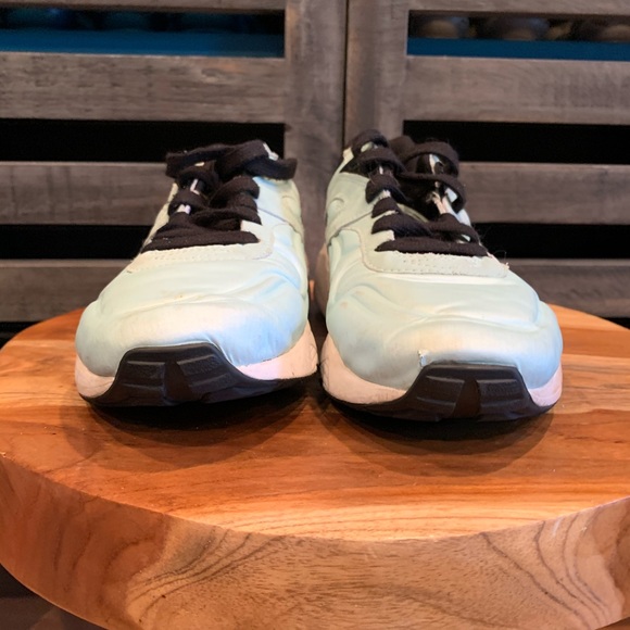 Puma satin sneakers sz 6 Seafoam Green. - Picture 4 of 6